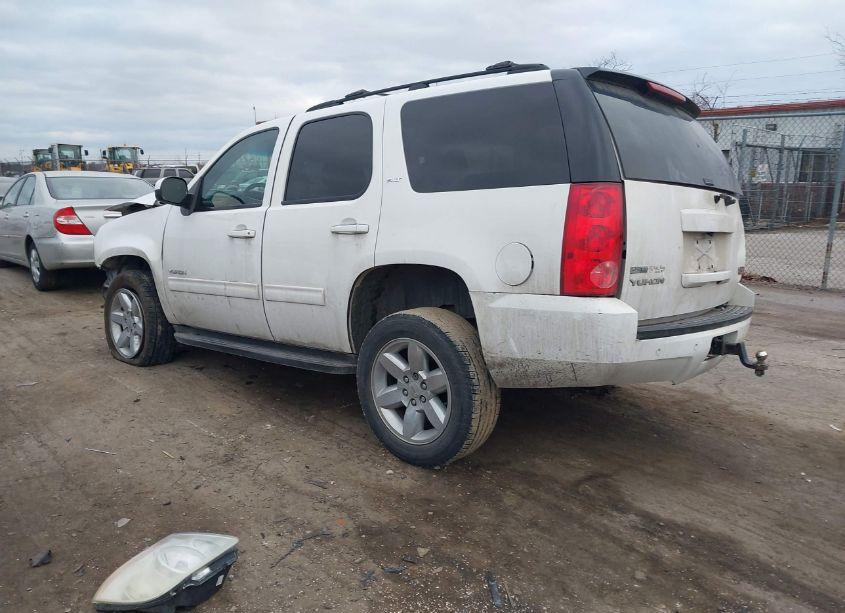Photo 3 of 2011 Gmc Yukon SLT (VIN 1GKS1CE01BR397043)