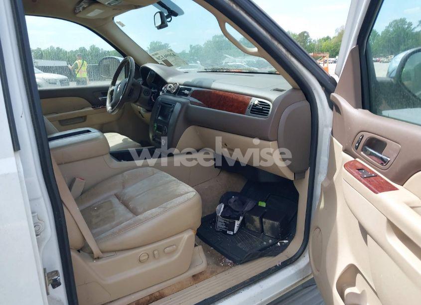 Photo 5 of 2011 Gmc Yukon SLT (VIN 1GKS1CE0XBR156954)