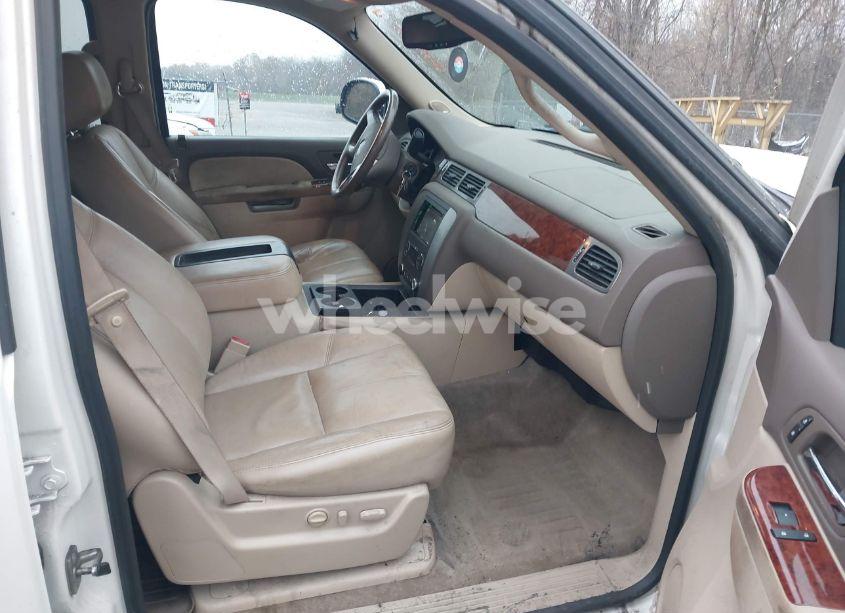 Photo 5 of 2011 Gmc Yukon SLT (VIN 1GKS1CE0XBR385523)