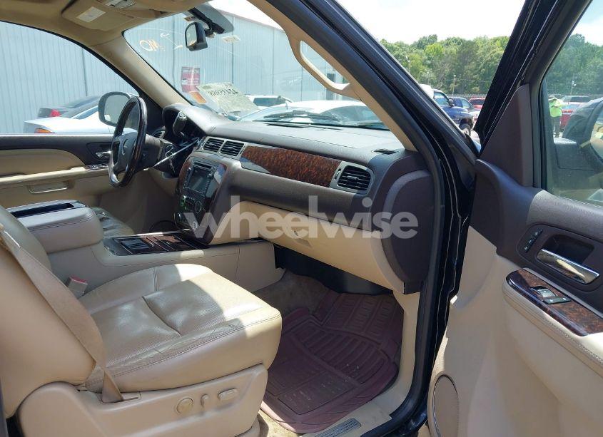 Photo 5 of 2011 Gmc Yukon DENALI (VIN 1GKS1EEF6BR347125)