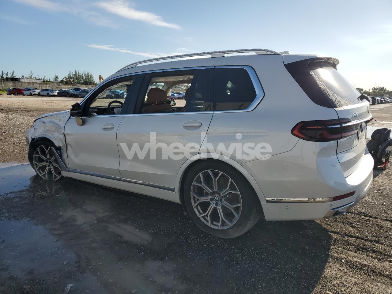Photo 2 of 2025 BMW X7 XDRIVE40I (VIN 1GKS1EEF6CR100141)