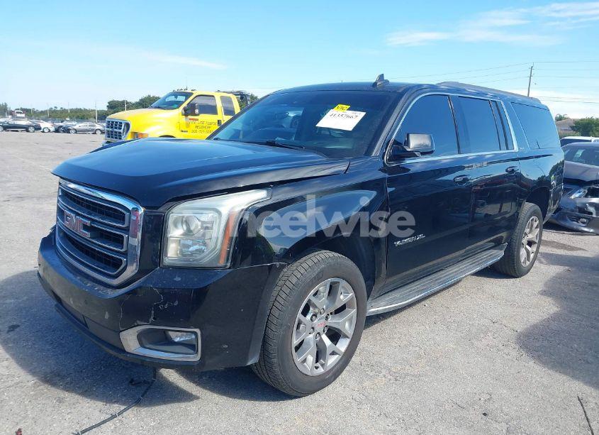 Photo 2 of 2019 Gmc Yukon XL SLE (VIN 1GKS1FKC3KR322103)