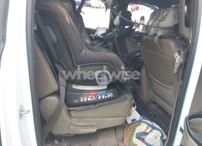 Photo 8 of 2017 Gmc Yukon XL SLT (VIN 1GKS1GKC0HR287924)