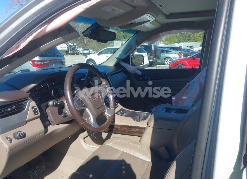 Photo 5 of 2019 Gmc Yukon XL SLT (VIN 1GKS1GKC6KR244728)