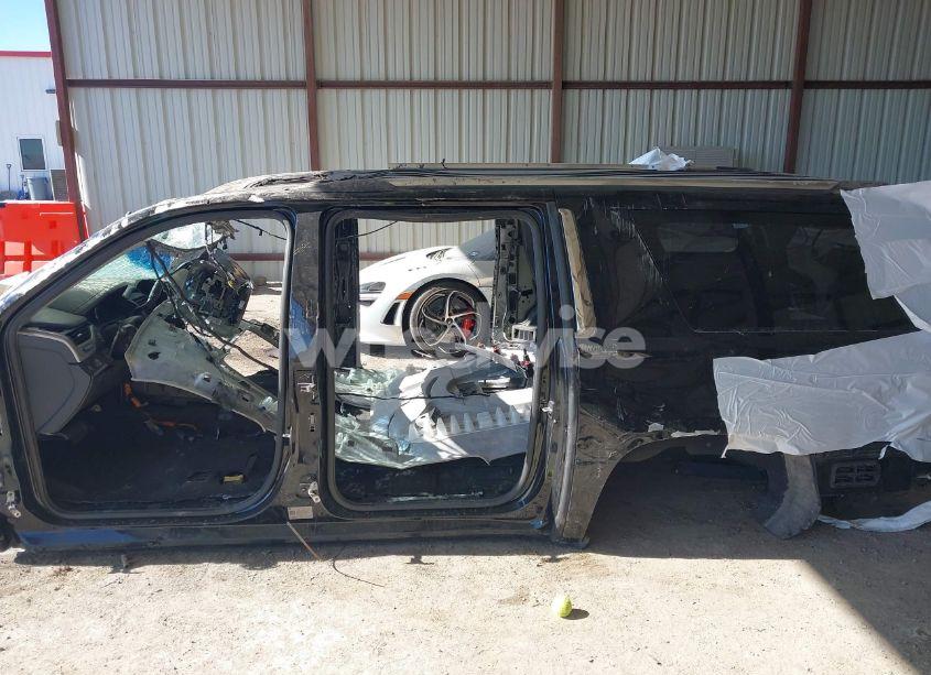 Photo 13 of 2019 Gmc Yukon XL DENALI (VIN 1GKS1HKJ2KR220057)