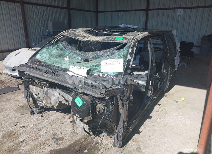 Photo 2 of 2019 Gmc Yukon XL DENALI (VIN 1GKS1HKJ2KR220057)