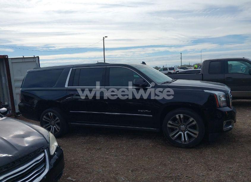 Photo 13 of 2019 Gmc Yukon XL (VIN 1GKS1HKJ5KR177396)