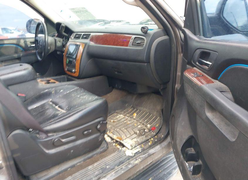 Photo 5 of 2011 Gmc Yukon XL 1500 SLT (VIN 1GKS1KE02BR297446)