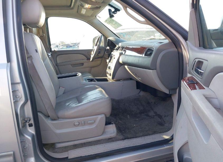 Photo 5 of 2011 Gmc Yukon XL 1500 SLT (VIN 1GKS1KE02BR334284)