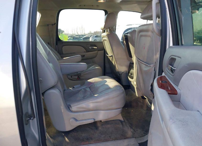 Photo 8 of 2011 Gmc Yukon XL 1500 SLT (VIN 1GKS1KE02BR334284)