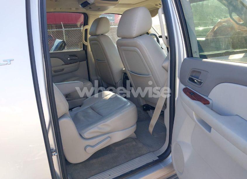 Photo 8 of 2011 Gmc Yukon XL 1500 SLT (VIN 1GKS1KE05BR386637)