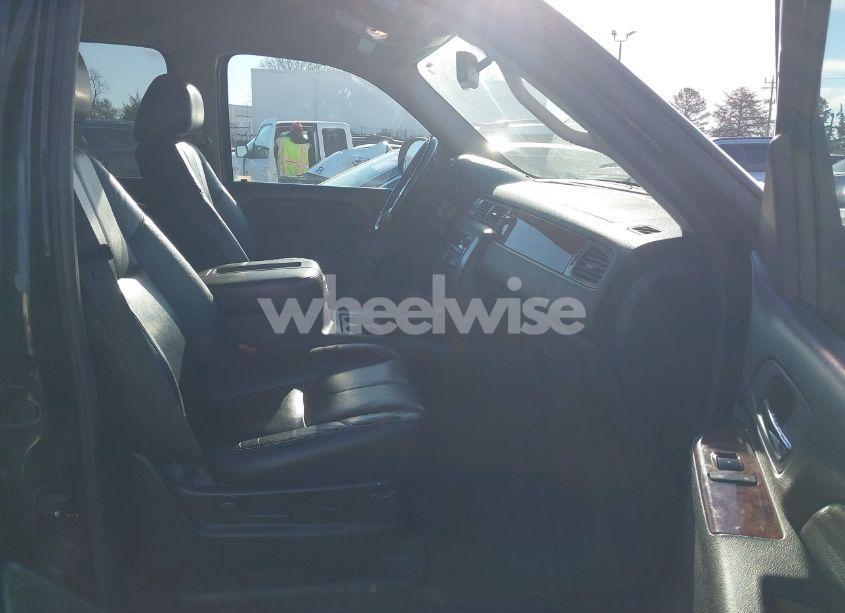 Photo 5 of 2011 Gmc Yukon XL 1500 SLT (VIN 1GKS1KE06BR174460)