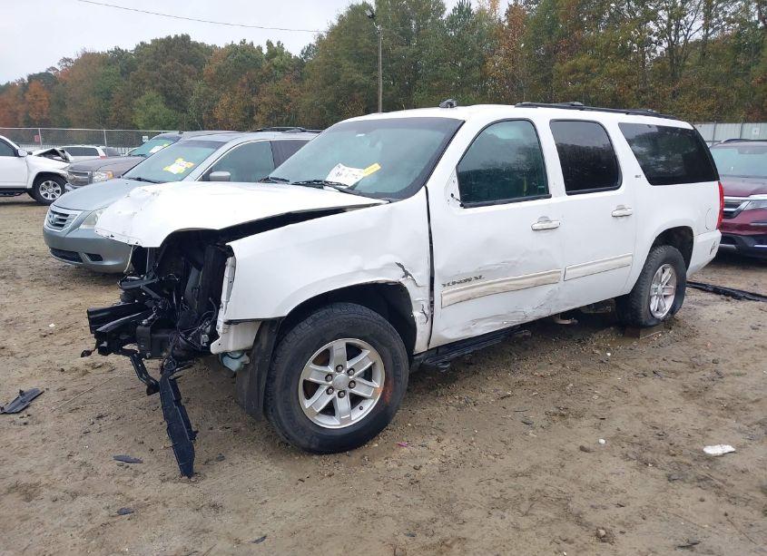 Photo 2 of 2013 Gmc Yukon XL 1500 SLT (VIN 1GKS1KE08DR310350)