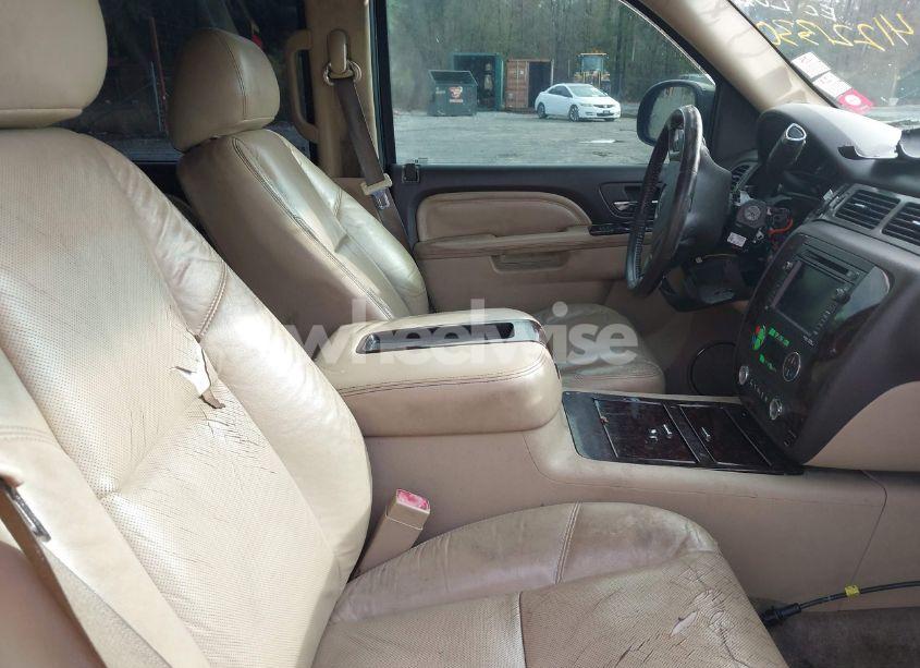 Photo 5 of 2011 Gmc Yukon XL 1500 DENALI (VIN 1GKS1MEF2BR168705)