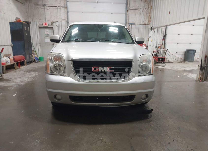 Photo 12 of 2011 Gmc Yukon SLE (VIN 1GKS2AE01BR233860)