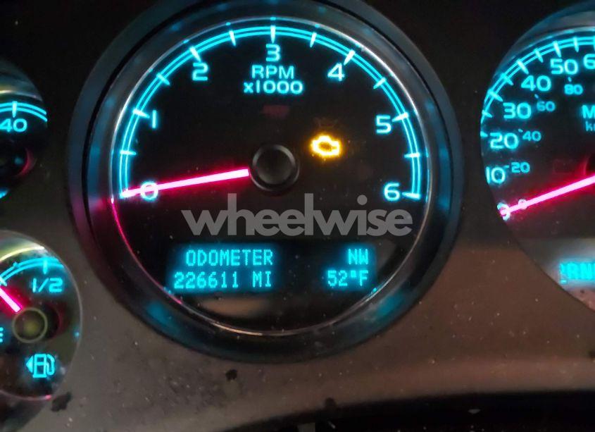 Photo 7 of 2011 Gmc Yukon SLE (VIN 1GKS2AE01BR233860)