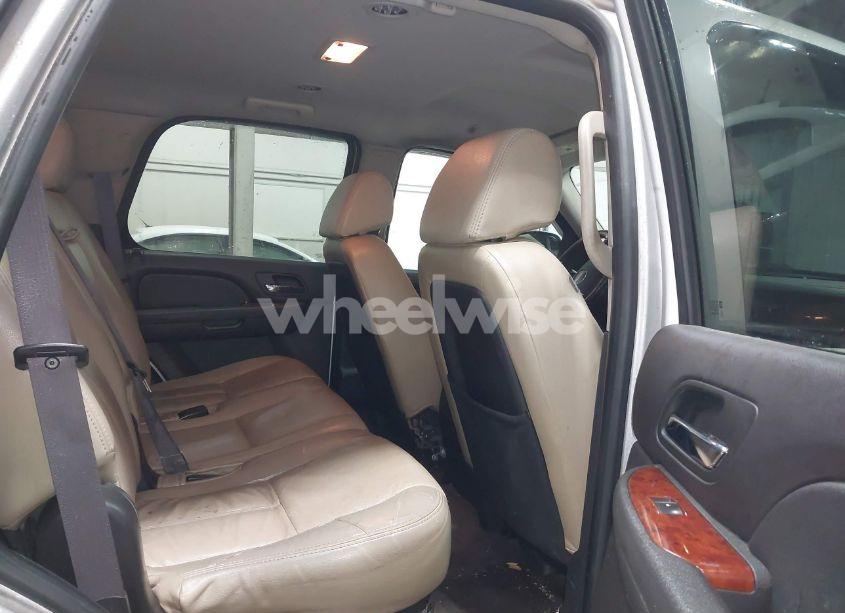 Photo 8 of 2011 Gmc Yukon SLE (VIN 1GKS2AE01BR233860)