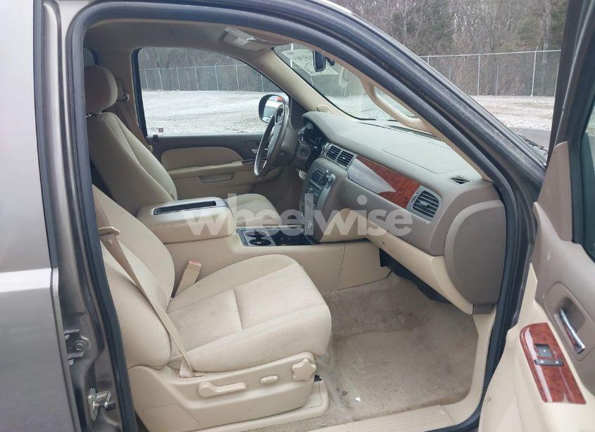 Photo 5 of 2011 Gmc Yukon SLE (VIN 1GKS2AE0XBR249314)