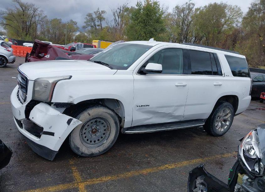 Photo 14 of 2017 Gmc Yukon SLE (VIN 1GKS2AKC0HR235624)