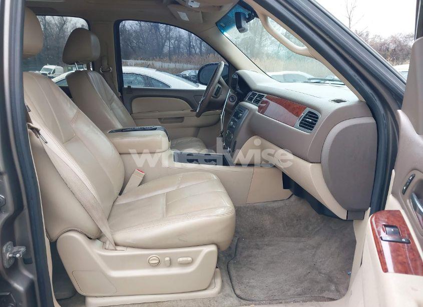 Photo 5 of 2011 Gmc Yukon SLT (VIN 1GKS2CE05BR240869)