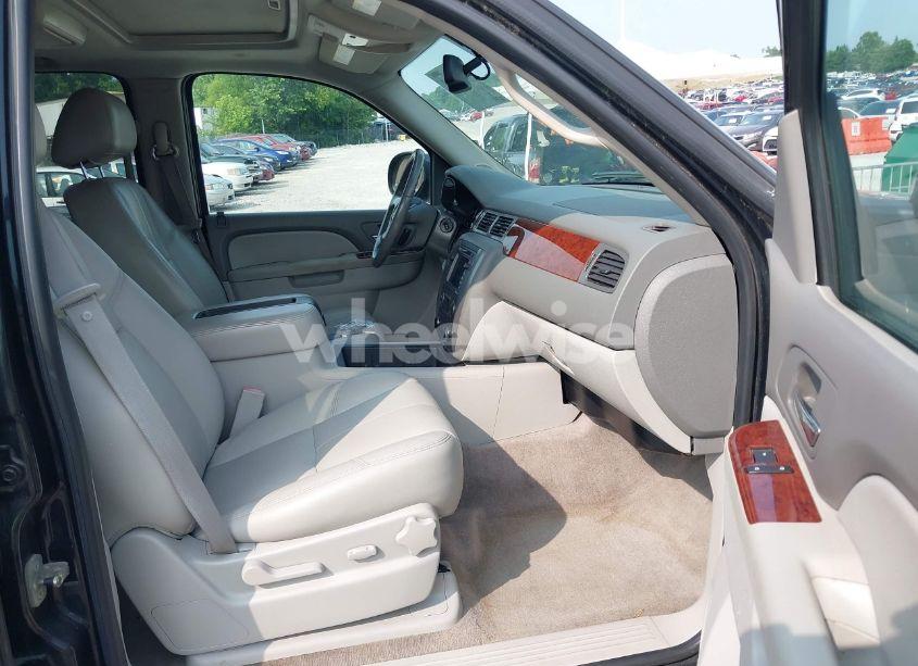 Photo 5 of 2011 Gmc Yukon SLT (VIN 1GKS2CE06BR137833)