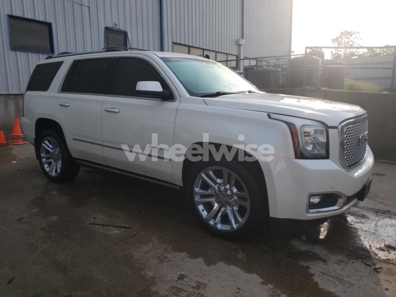 Photo 4 of 2015 GMC YUKON DENALI (VIN 1GKS2CKJ4FR302636)