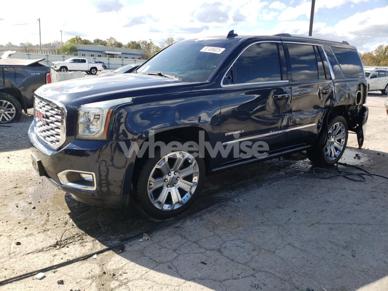 2018 GMC YUKON DENALI (VIN 1GKS2CKJ6JR249477) main photo
