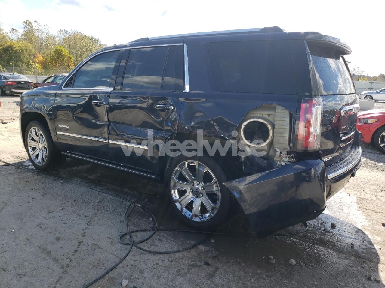 Photo 2 of 2018 GMC YUKON DENALI (VIN 1GKS2CKJ6JR249477)