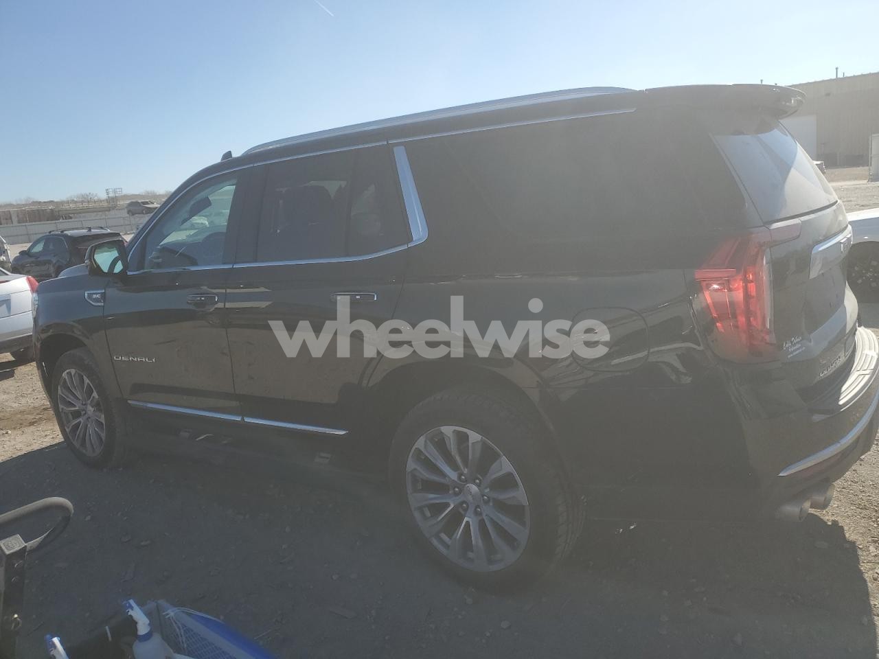 Photo 2 of 2022 GMC YUKON DENALI (VIN 1GKS2DKL6NR233437)