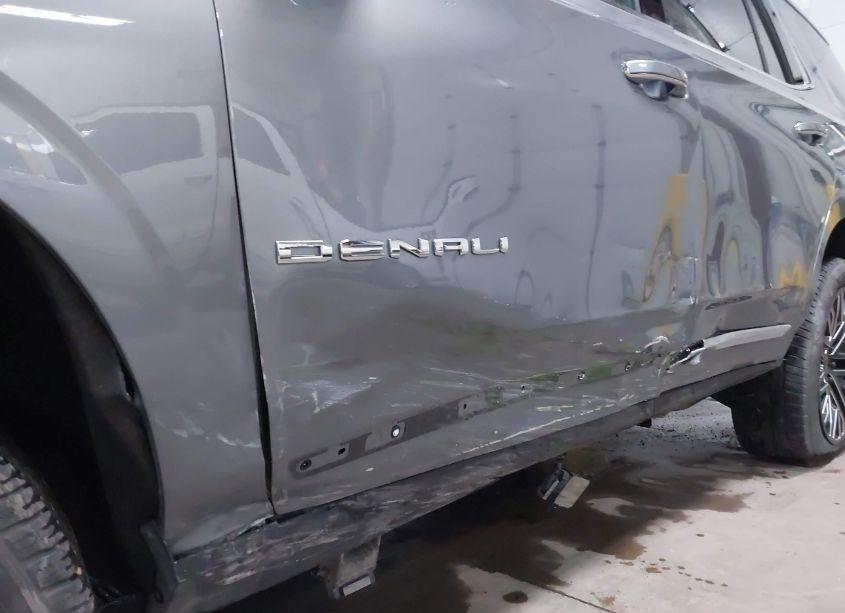 Photo 6 of 2021 Gmc Yukon 4WD DENALI (VIN 1GKS2DKL8MR145875)