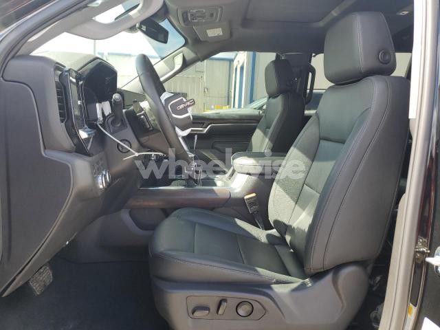 Photo 2 of 2025 GMC SIERRA K1500 SLT (VIN 1GKS2DRL0SR252549)