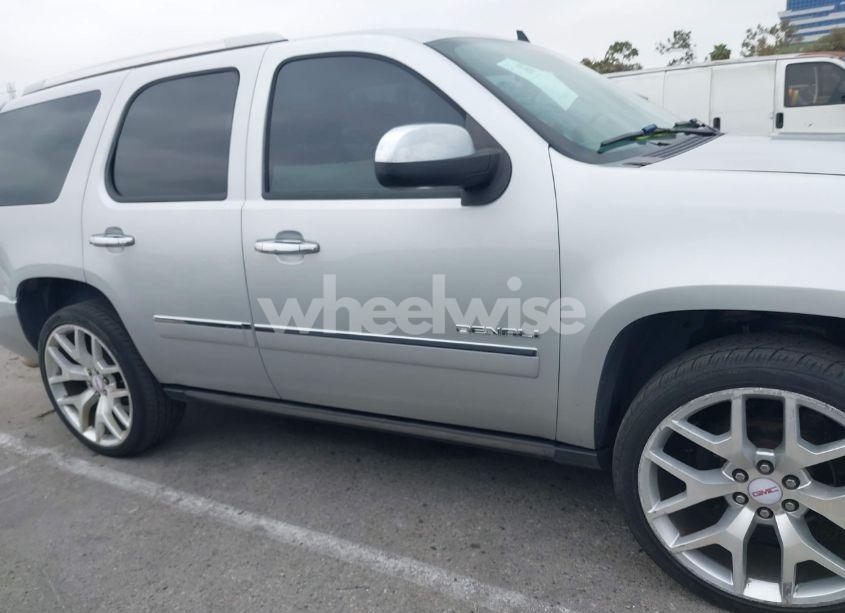 Photo 13 of 2011 Gmc Yukon DENALI (VIN 1GKS2EEF3BR350688)
