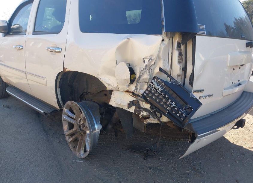 Photo 6 of 2011 Gmc Yukon DENALI (VIN 1GKS2EEF4BR101607)