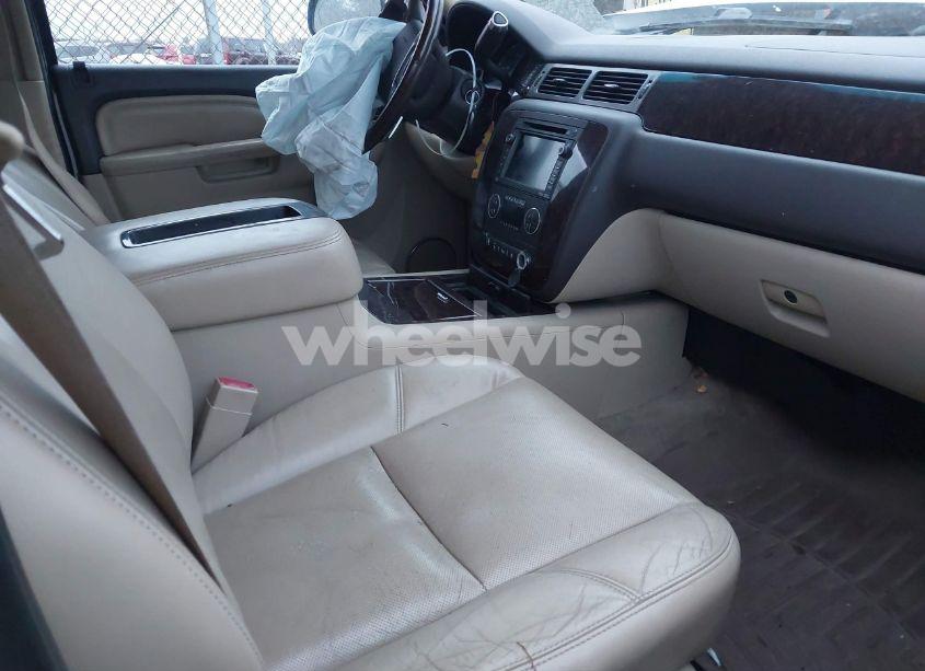 Photo 5 of 2011 Gmc Yukon DENALI (VIN 1GKS2EEF5BR177773)