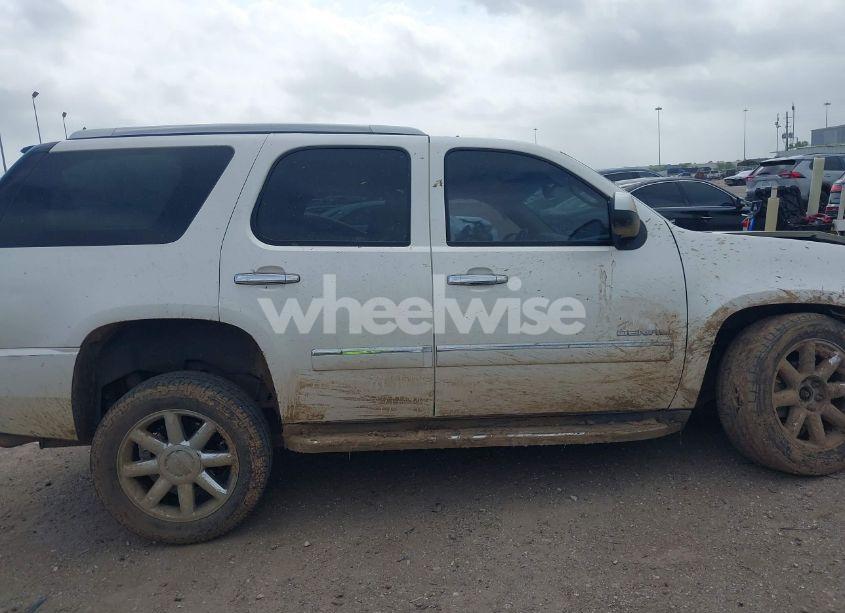 Photo 14 of 2011 Gmc Yukon DENALI (VIN 1GKS2EEF5BR388231)