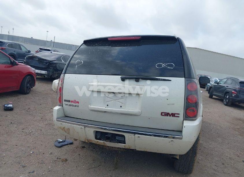 Photo 17 of 2011 Gmc Yukon DENALI (VIN 1GKS2EEF5BR388231)