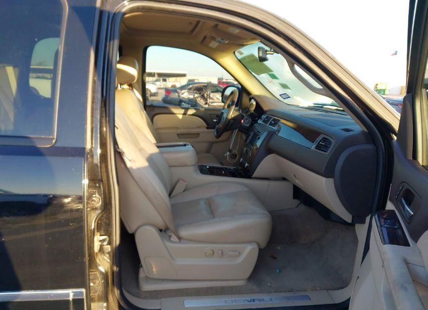 Photo 5 of 2011 Gmc Yukon DENALI (VIN 1GKS2EEF7BR109782)