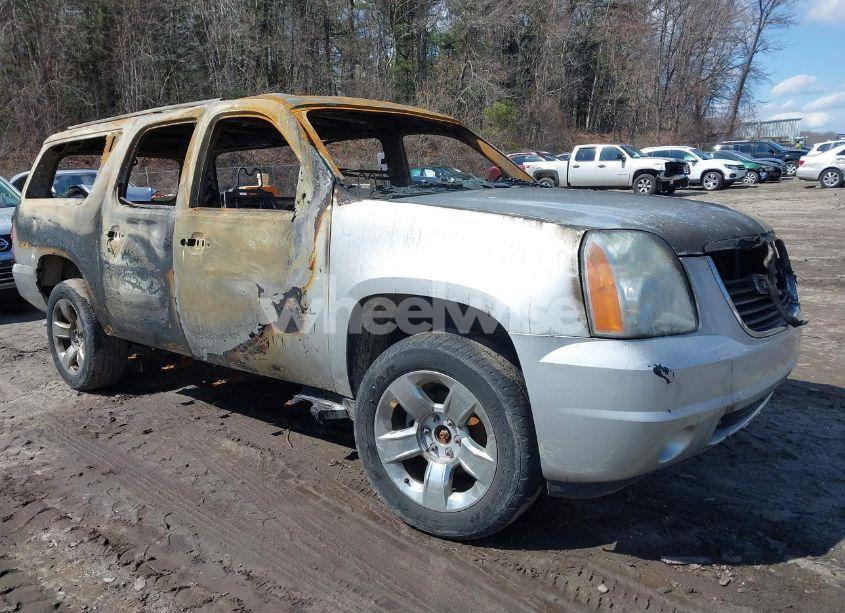 2011 Gmc Yukon XL 1500 SLE (VIN 1GKS2HE39BR392791) main photo