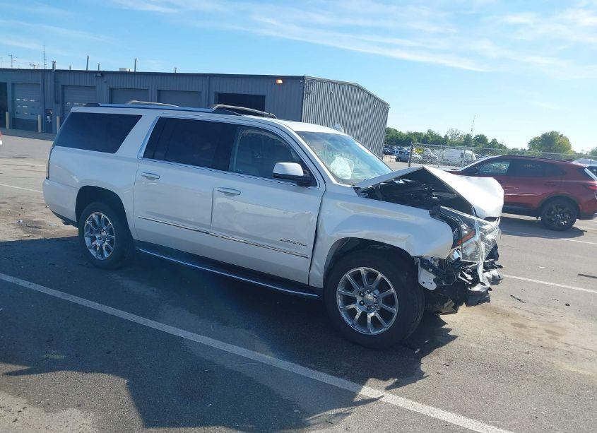 2018 Gmc Yukon XL DENALI (VIN 1GKS2HKJXJR275061) main photo