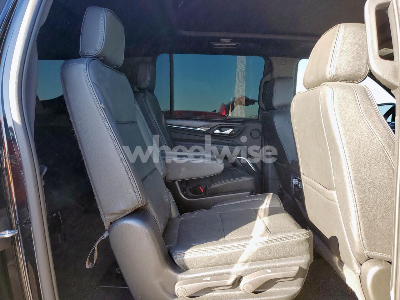 Photo 11 of 2022 GMC YUKON XL DENALI (VIN 1GKS2JKL3NR279452)