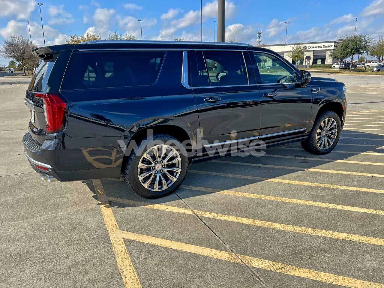 Photo 4 of 2024 GMC YUKON XL DENALI (VIN 1GKS2JKLXRR228598)