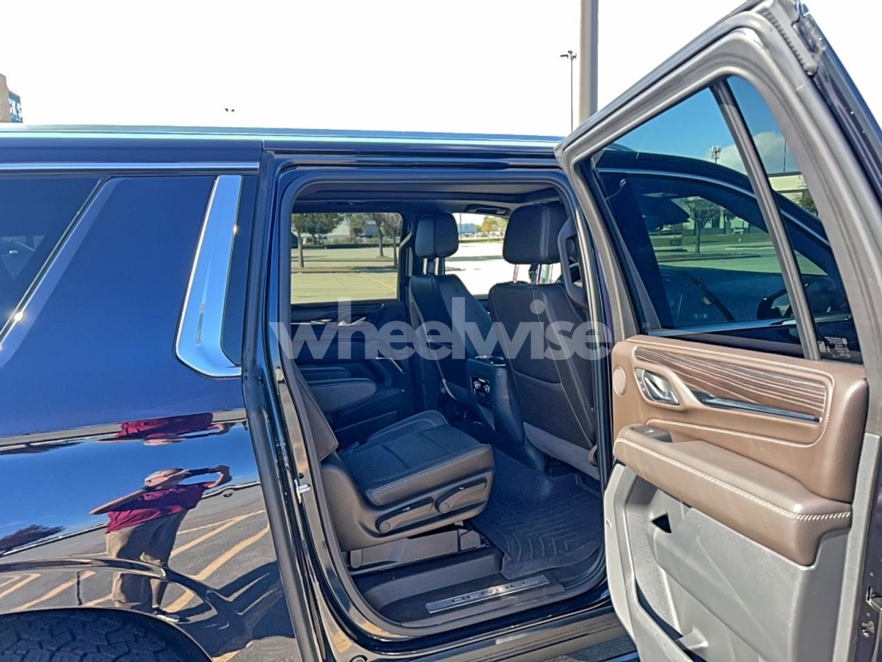 Photo 6 of 2024 GMC YUKON XL DENALI (VIN 1GKS2JKLXRR228598)