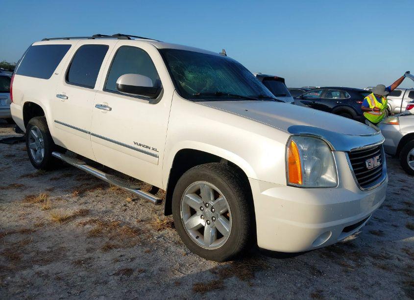 2011 Gmc Yukon XL 1500 SLT (VIN 1GKS2KE36BR223227) main photo