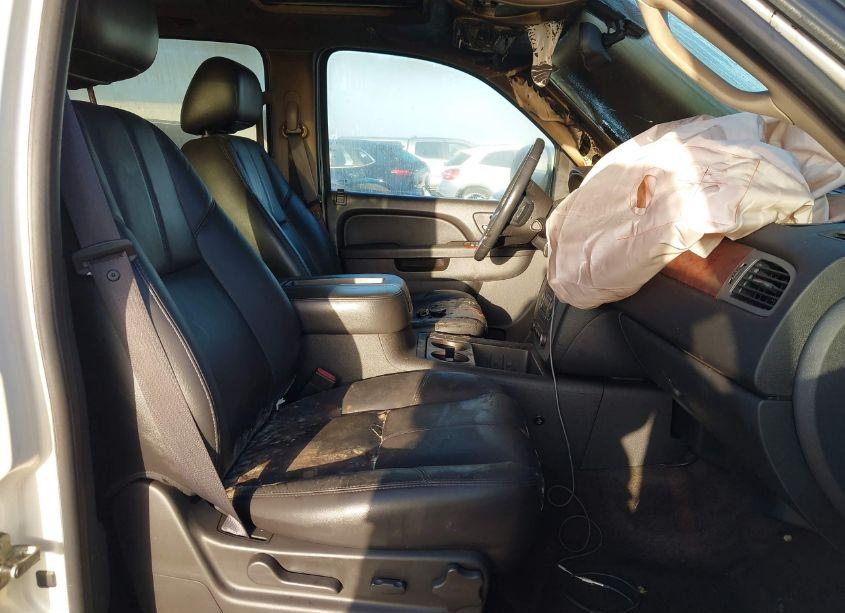 Photo 5 of 2011 Gmc Yukon XL 1500 SLT (VIN 1GKS2KE36BR223227)