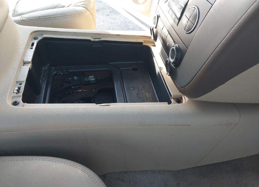 Photo 17 of 2011 Gmc Yukon XL 1500 SLT (VIN 1GKS2KE39BR124921)