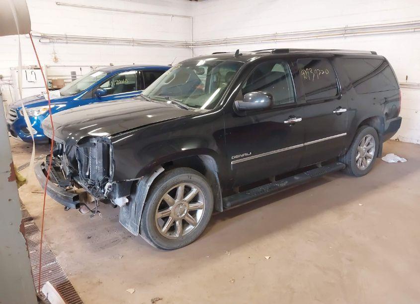 Photo 2 of 2011 Gmc Yukon XL 1500 DENALI (VIN 1GKS2MEF0BR300132)