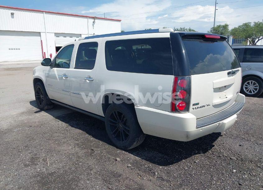 Photo 3 of 2011 Gmc Yukon XL 1500 DENALI (VIN 1GKS2MEF1BR255184)