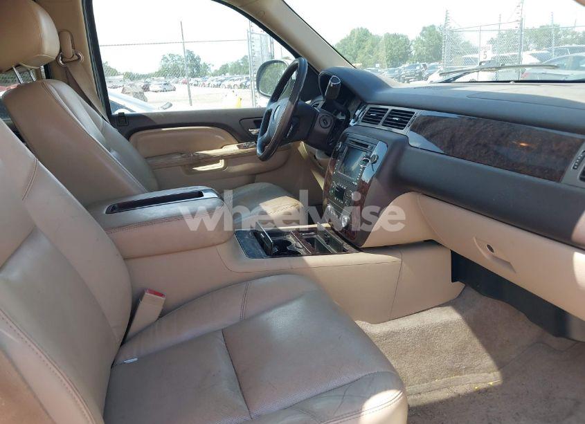 Photo 5 of 2011 Gmc Yukon XL 1500 DENALI (VIN 1GKS2MEF1BR255184)