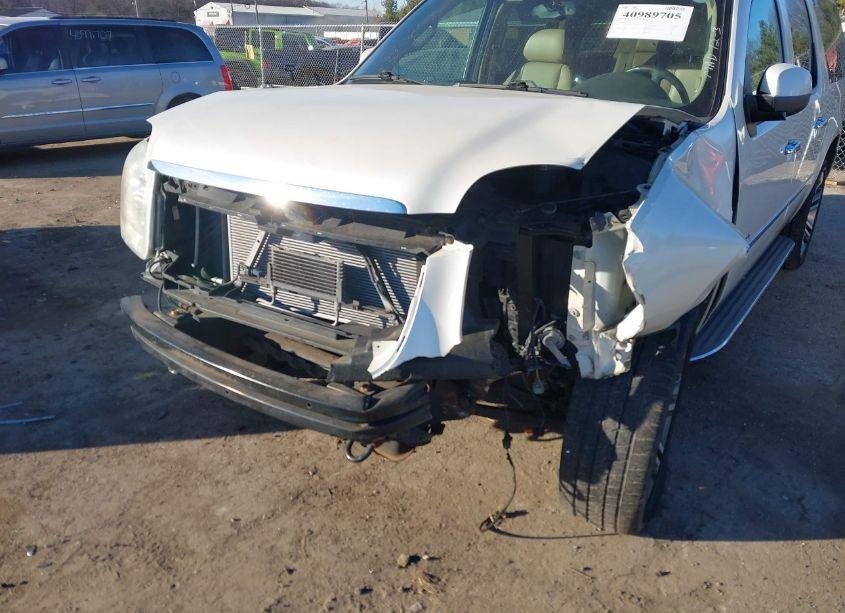 Photo 6 of 2011 Gmc Yukon XL 1500 DENALI (VIN 1GKS2MEF1BR343071)