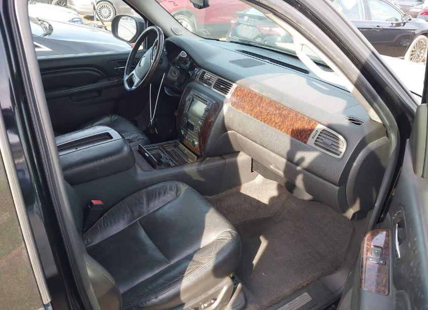 Photo 5 of 2011 Gmc Yukon XL 1500 DENALI (VIN 1GKS2MEF3BR189351)